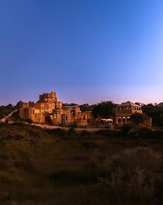 Raht Manmatha at dusk
