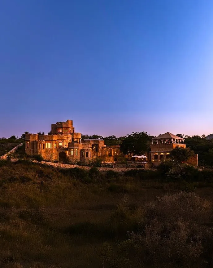 Raht Manmatha at dusk